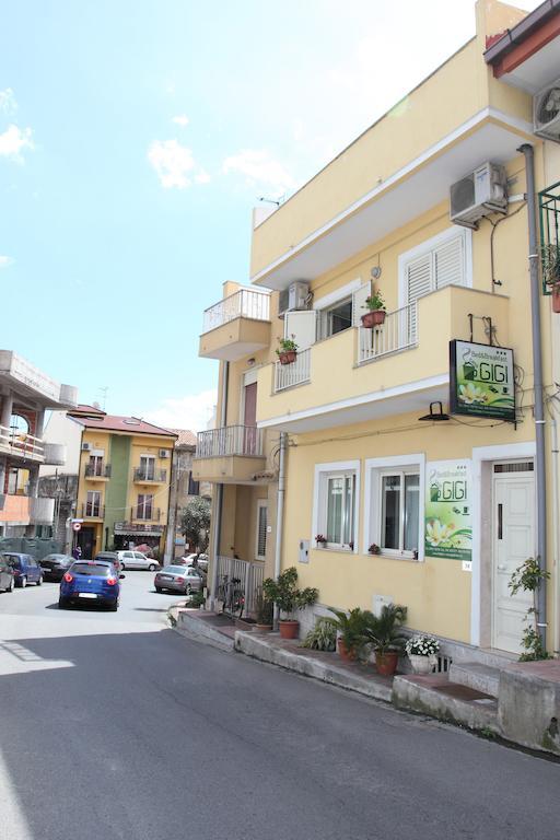 Bed And Breakfast Gigi Furci Siculo Værelse billede